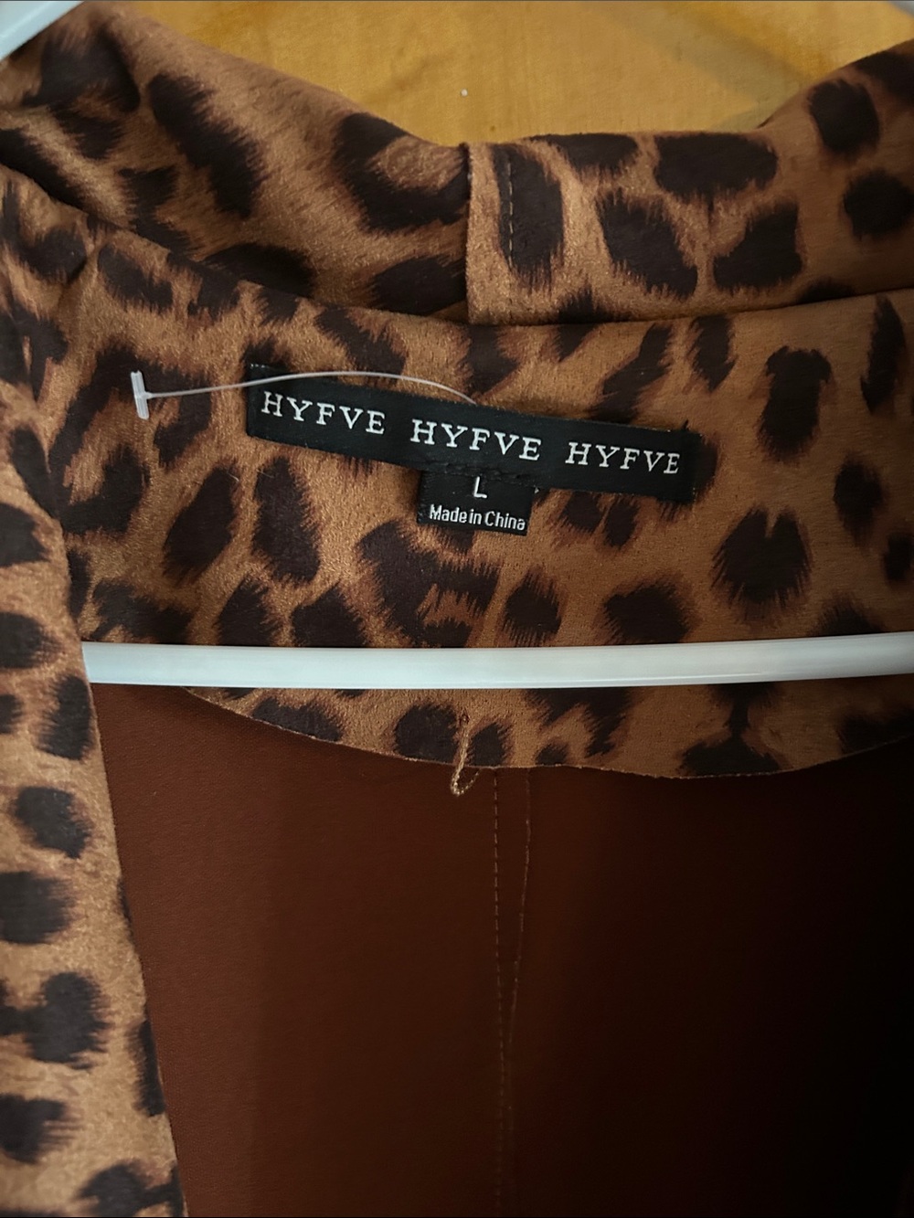 HYFVE Leopard Print Open-Front Blazer Jacket in Brown and Black - Picture 2 of 6